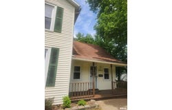 301 E MAIN Street, Lexington, IL 61753