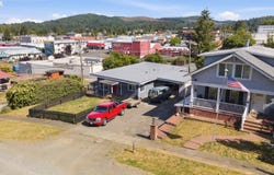 216 E Main St, Coquille, OR 97423