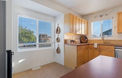 1720 E 9TH St, TheDalles, OR 97058