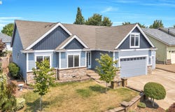 338 NW FOXGLOVE St, Dallas, OR 97338