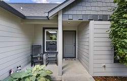 495 LAVENDER St, Silverton, OR 97381