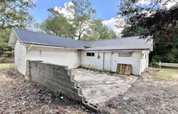 6 Clover Dr, Reform, AL 35481