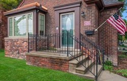 1292 Vernier Road, Grosse Pointe Woods, MI 48236