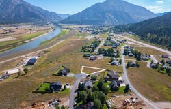 621 SNAKE RIVER Drive, Alpine, WY 83128