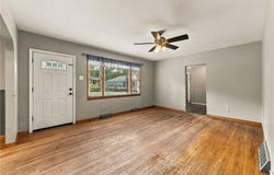 512 E Woods Street, Smithville, MO 64089