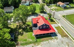 602 N Park St, Mullins, SC 29574