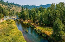 1570 Skyline Dr, Pinehurst, ID 83850