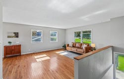 1733 Lake Front Dr NE, Solon, IA 52333