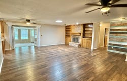 2000 Dallas St, Plainview, TX 79072