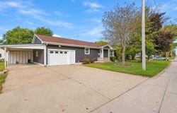 101 S 12th Ave., Washington, IA 52353