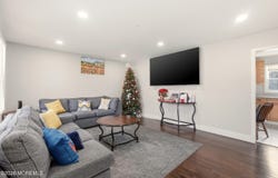 17 Bass Place, Howell, NJ 07731