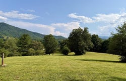 281 Old Vfw Rd, Whittier, NC 28789
