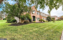 4980 WESTCHESTER Drive, HARRISBURG, PA 17112