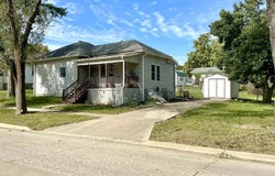 319 E Orchard Street, Centerville, IA 52544
