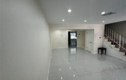 7432 Hazeltine, Van Nuys, CA 91405