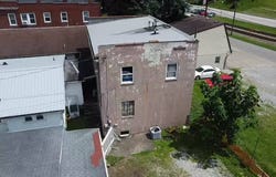 119 1/2 5th Avenue, Montgomery, WV 25136