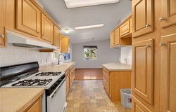 725 W Thornton, Hemet, CA 92543