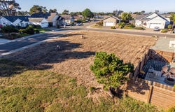 2688 Cascara Ave, Bandon, OR 97411