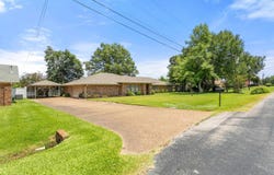 507 Ridgeway, Chandler, TX 75758