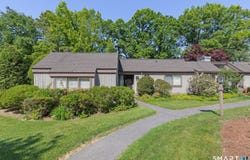 10 Heritage Circle, Southbury, CT 06488