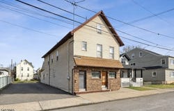 77 Maple Ave, Wallington Boro, NJ 07057-1137