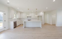 3871 Spencer Crossing Dr, Benton, AR 72019