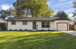 574 Cheyenne Trail, Carol Stream, IL 60188