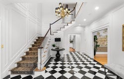 40 Grandview Rd, Chelmsford, MA 01824