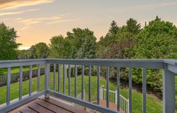 6 Crows Nest Court, Third Lake, IL 60030