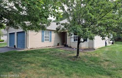 9 Ridgemont Lane, Whiting, NJ 08759