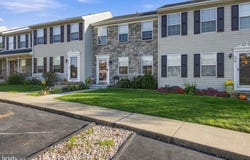 380 CHARLES Circle, YORK, PA 17406