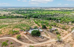 3200 Cattlemens Row, Lockhart, TX 78644