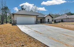 955 Whispering Pine Lane, Lufkin, TX 75901