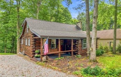 410 Apple Hill Drive N, Howard, OH 43028
