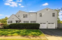 25 Richland Dr, Springfield Twp., NJ 07081-2508