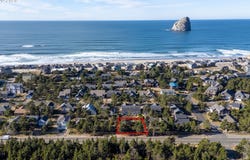 13700 Cape Kiwanda Dr, PacificCity, OR 97135