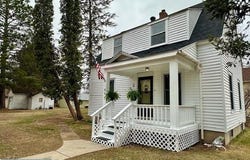 805 2nd Ave SW, Chisholm, MN 55719