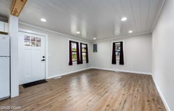 605 E Oak Street, Ozark, MO 65721