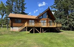 717 Larsmont Rd, Two Harbors, MN 55616