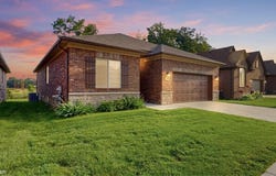 15300 Eton Pointe Drive, Clinton Township, MI 48035