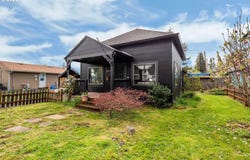 1119 ASH Ave, CottageGrove, OR 97424