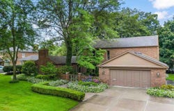 47 Fordcroft Road, Grosse Pointe Shores, MI 48236