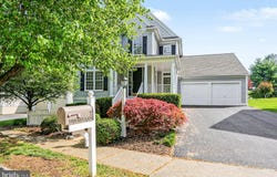 7 THICKET Lane, LANCASTER, PA 17602