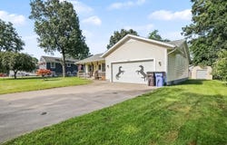 1211 Woodcrest Street, Muskegon, MI 49442