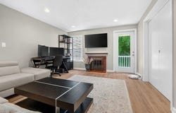 7 Thoreau Ct, Natick, MA 01760