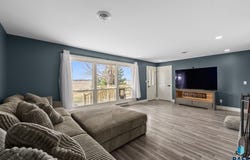 1409 S Splitrock Blvd, Brandon, SD 57005-1817