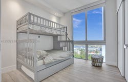 16385 Biscayne Blvd, North Miami Beach, FL 33160