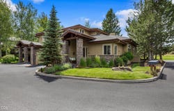61899 Broken Top Drive, Bend, OR 97702