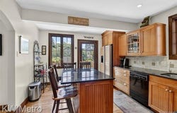 1823 W Houstonia Avenue, Royal Oak, MI 48073