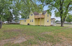705 S Court Street, Tuscola, IL 61953